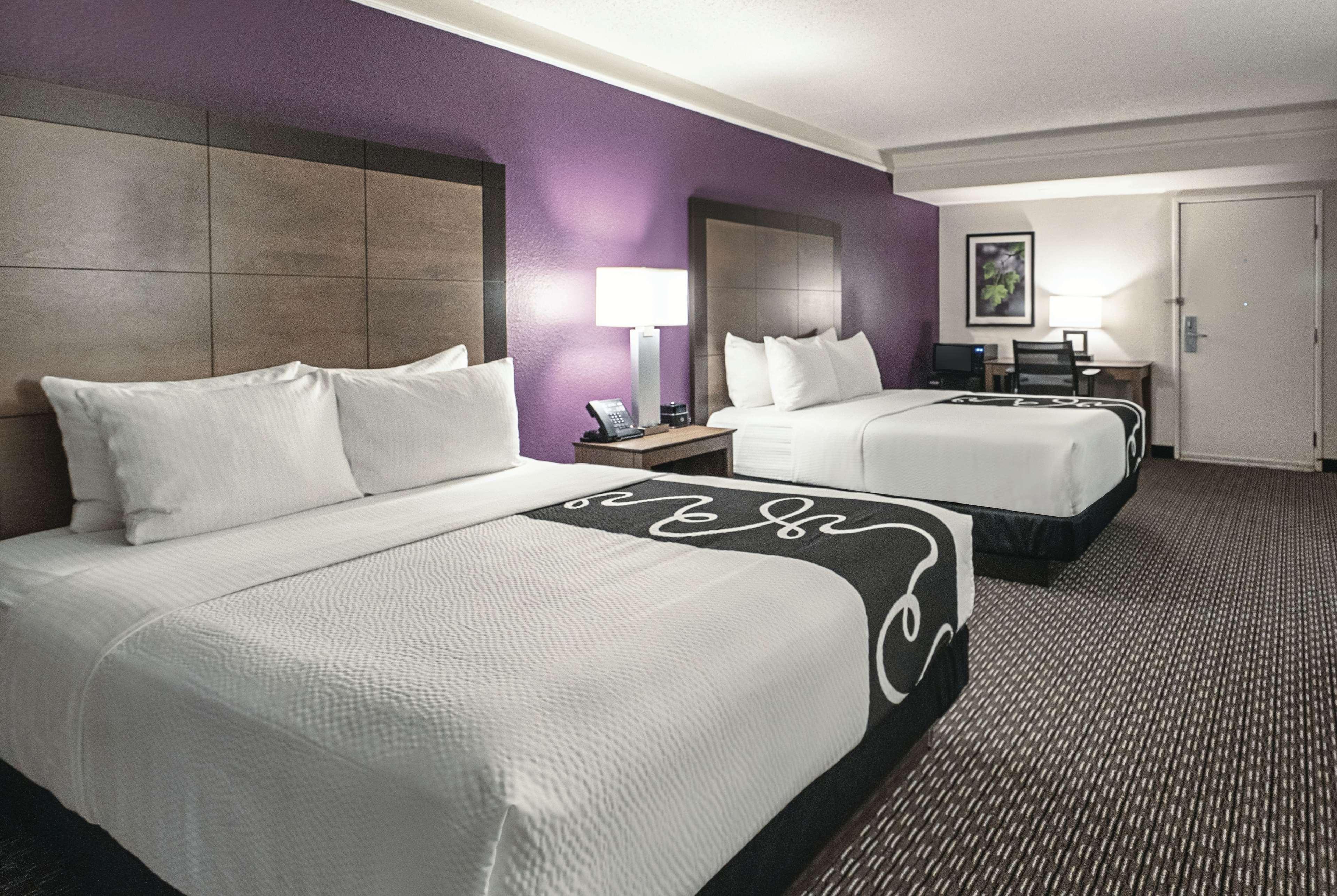 Hotel La Quinta By Wyndham West Medical Center 3*