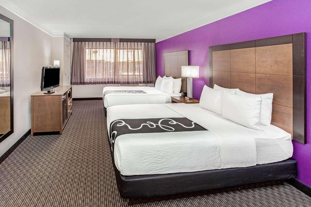 La Quinta By Wyndham West Medical Center Hotel